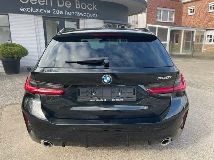 BMW 320 Touring 320iAS M SPORT//HEADUP/PANO/TREKHAAK Geert De Bock