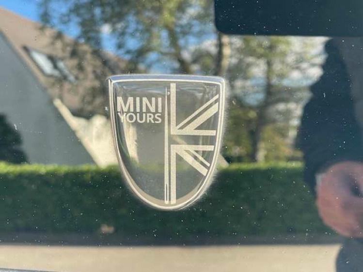 MINI Cooper YOURS TRIM/AUT/LEDER/NAVI/APPLE CARPLAY Geert De Bock