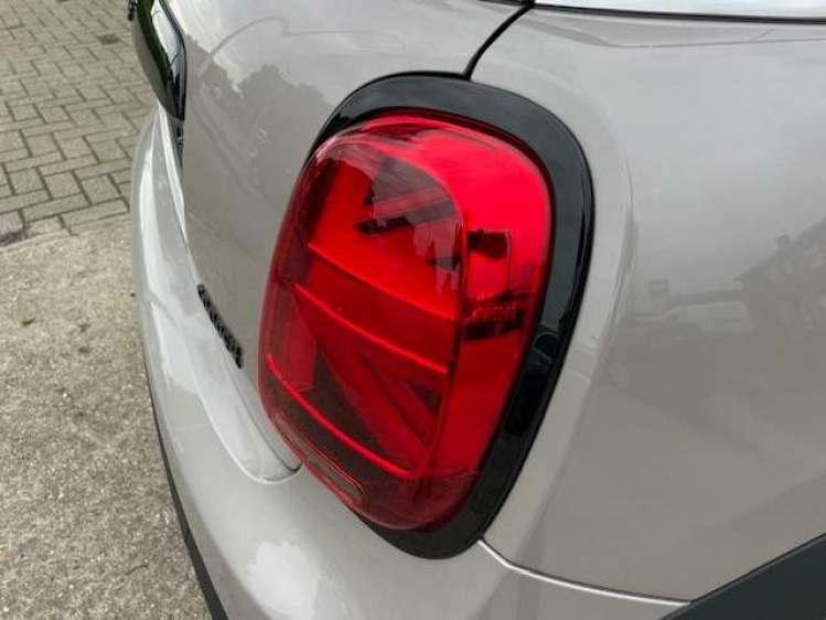 MINI Cooper 1.5/AUT/NAVI/SPORTZ/17