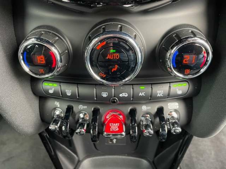 MINI Cooper 1.5/AUT/NAVI/SPORTZ/17