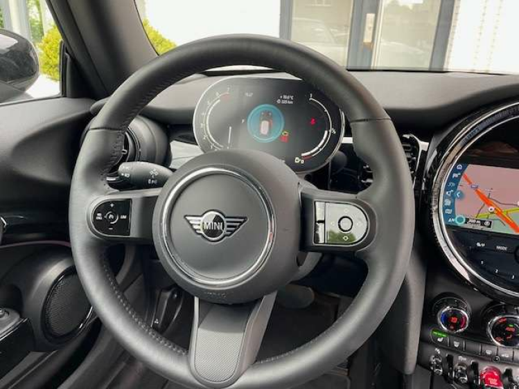 MINI Cooper 1.5/AUT/NAVI/SPORTZ/17