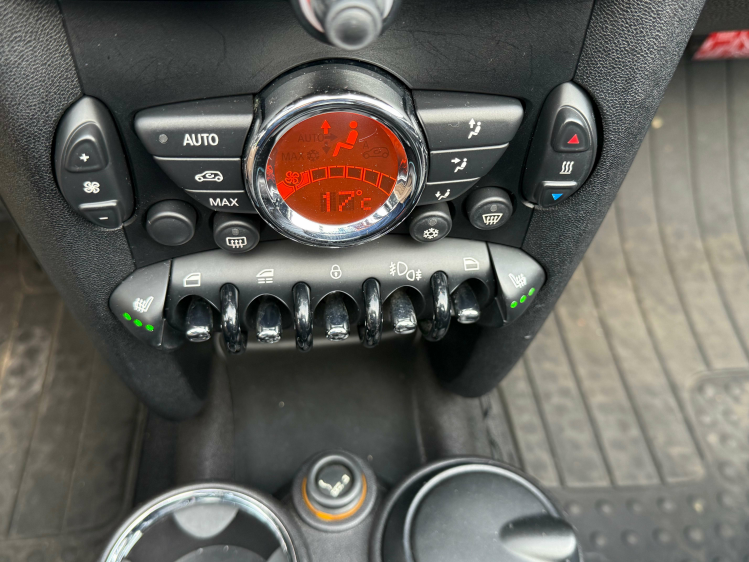 MINI Cooper D Cabrio Cabriolet 1.6 D/HIGHGATE/LEDER/NAVI/17