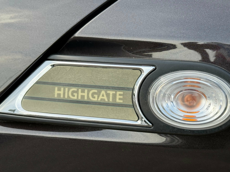 MINI Cooper D Cabrio Cabriolet 1.6 D/HIGHGATE/LEDER/NAVI/17