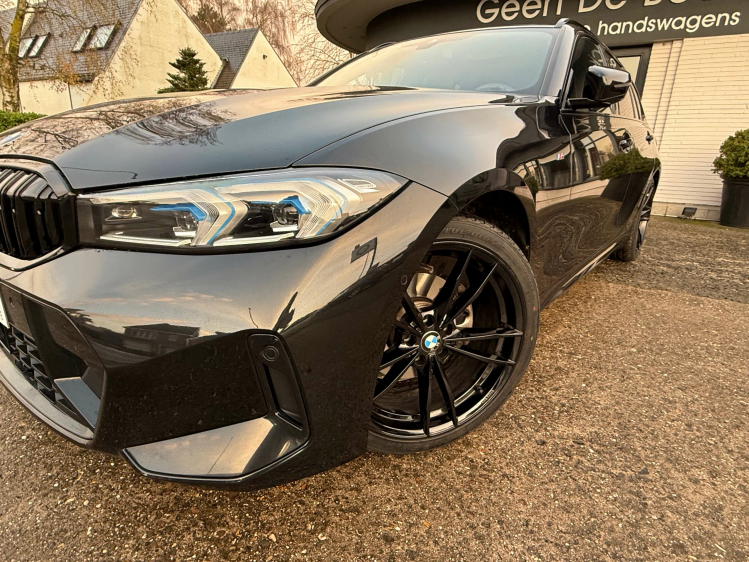 BMW 320 Tour/ 320iAS M SPORT/HEADUP/PANO/19