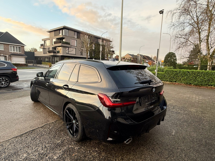 BMW 320 Tour/ 320iAS M SPORT/HEADUP/PANO/19