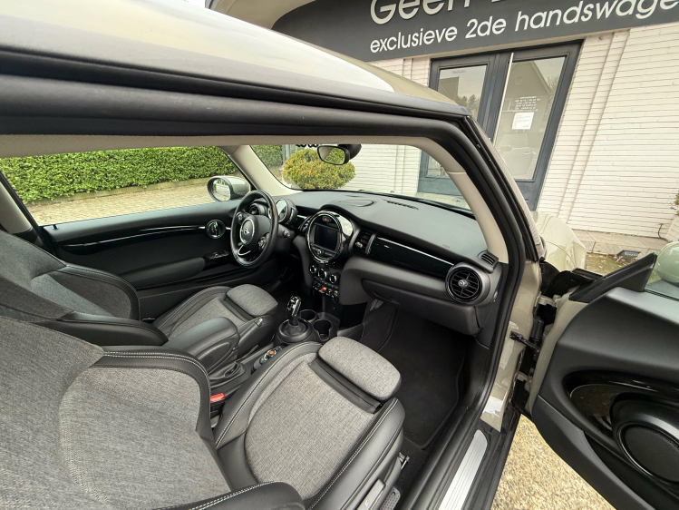 MINI One AUT./NAV/VERW.ZETELS/ALU BLACK/PDC Geert De Bock