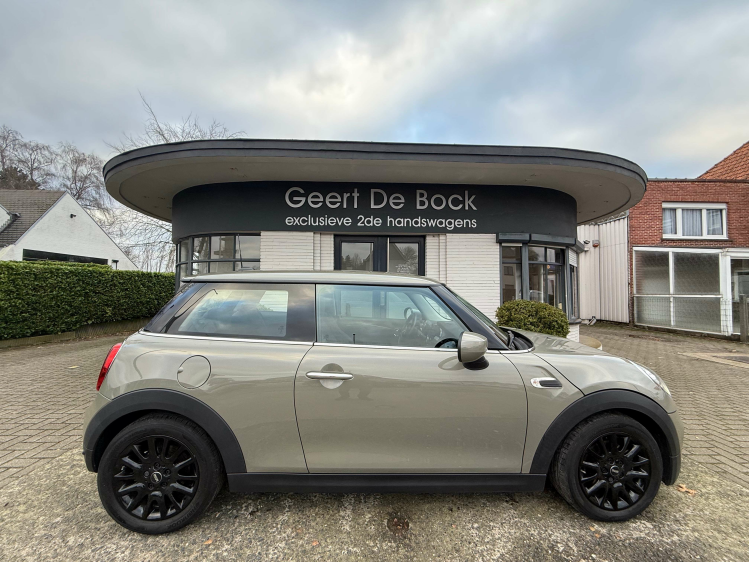 MINI One AUT./NAV/VERW.ZETELS/ALU BLACK/PDC Geert De Bock