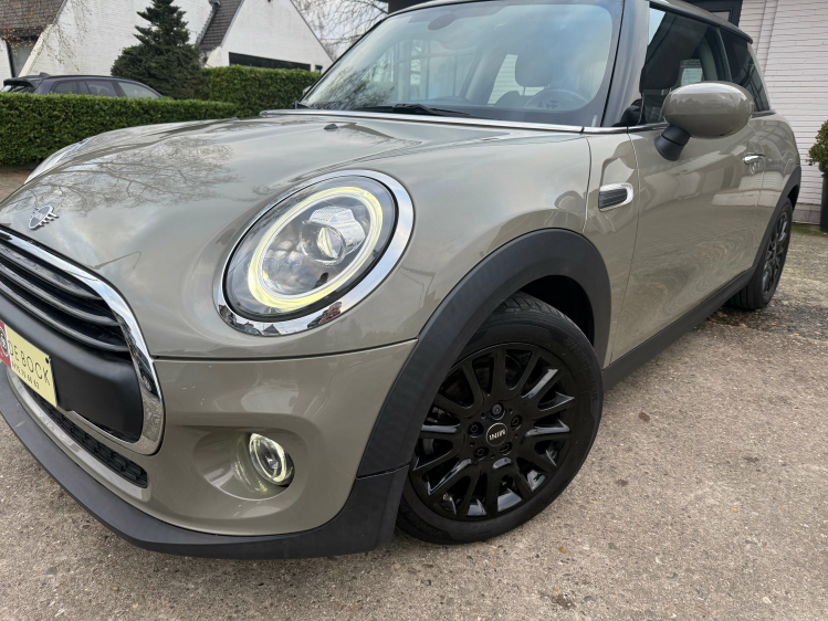 MINI One AUT./NAV/VERW.ZETELS/ALU BLACK/PDC Geert De Bock