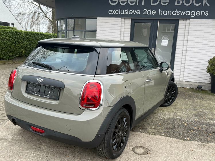 MINI One AUT./NAV/VERW.ZETELS/ALU BLACK/PDC Geert De Bock