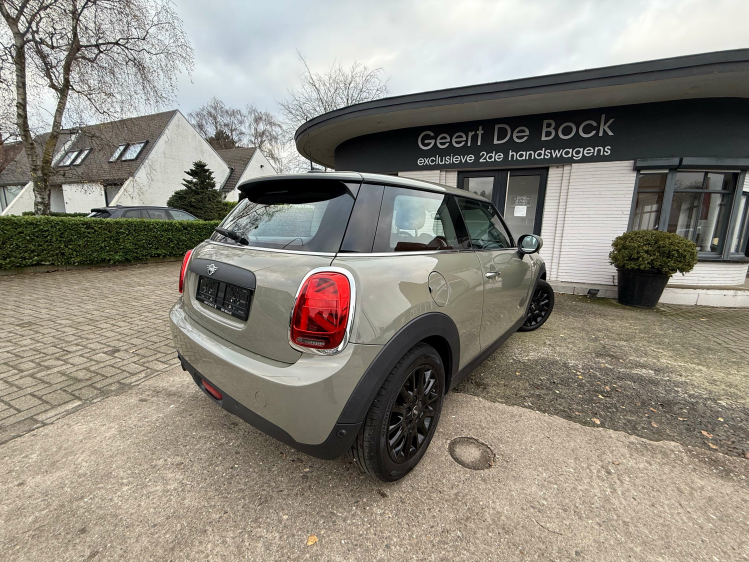 MINI One AUT./NAV/VERW.ZETELS/ALU BLACK/PDC Geert De Bock