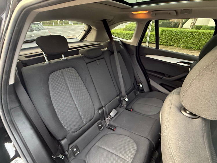 BMW X1 1.5iA sDrive18/NAVI/PANO DAK/PDC/ALU Geert De Bock