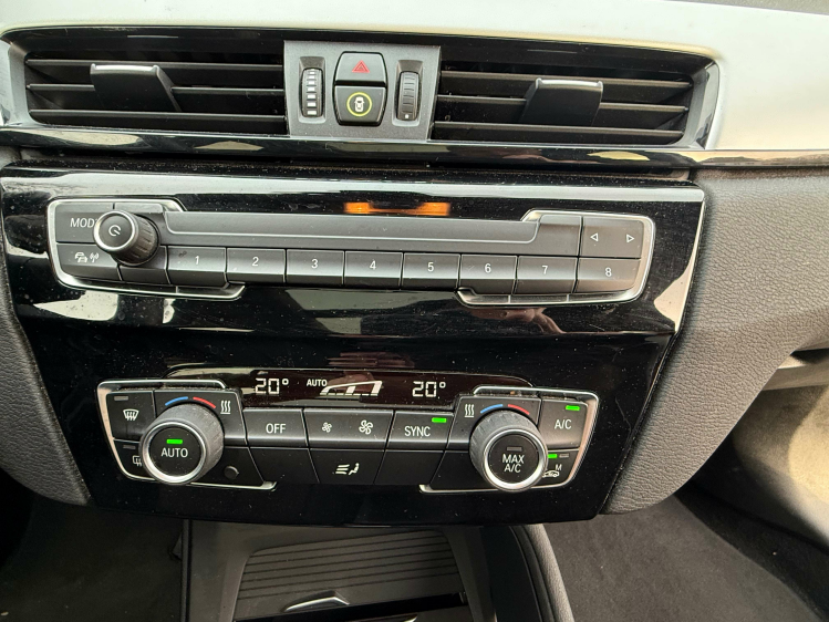 BMW X1 1.5iA sDrive18/NAVI/PANO DAK/PDC/ALU Geert De Bock