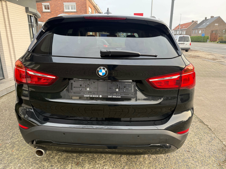 BMW X1 1.5iA sDrive18/NAVI/PANO DAK/PDC/ALU Geert De Bock