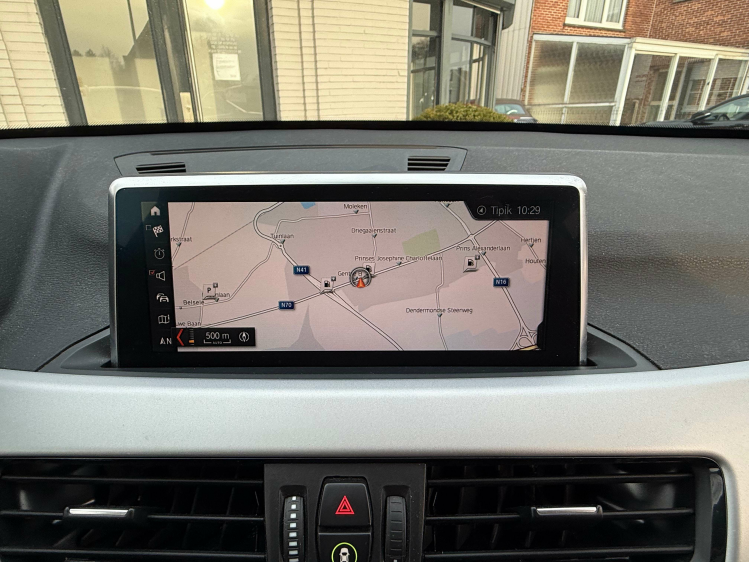 BMW X1 1.5iA sDrive18/NAVI/PANO DAK/PDC/ALU Geert De Bock