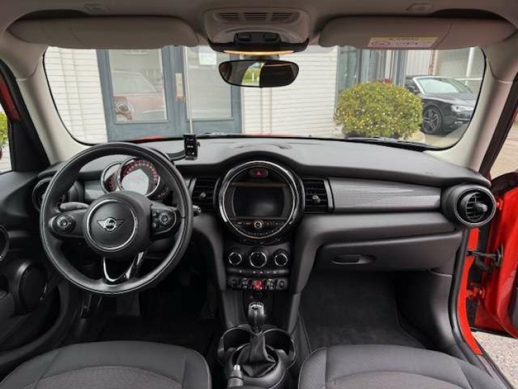 MINI Cooper 1.5/5 DEURS/ZWART DAK/PDC/ALU Geert De Bock