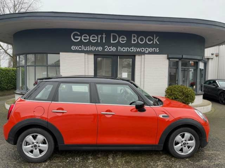 MINI Cooper 1.5/5 DEURS/ZWART DAK/PDC/ALU Geert De Bock