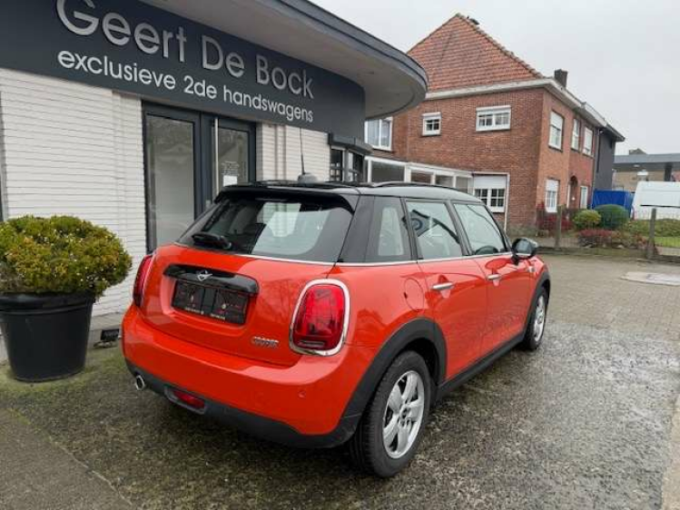 MINI Cooper 1.5/5 DEURS/ZWART DAK/PDC/ALU Geert De Bock