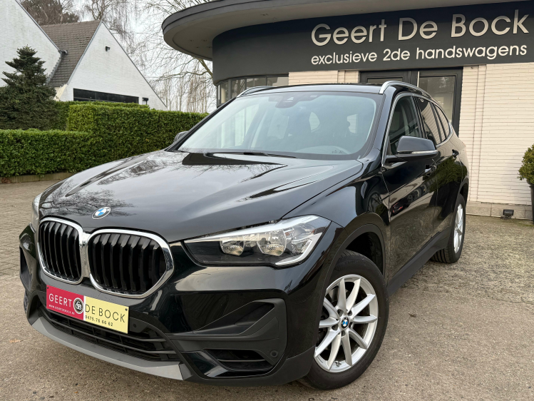 BMW X1 iA sDrive18/NAVI/PANO DAK/PDC/ALU Geert De Bock