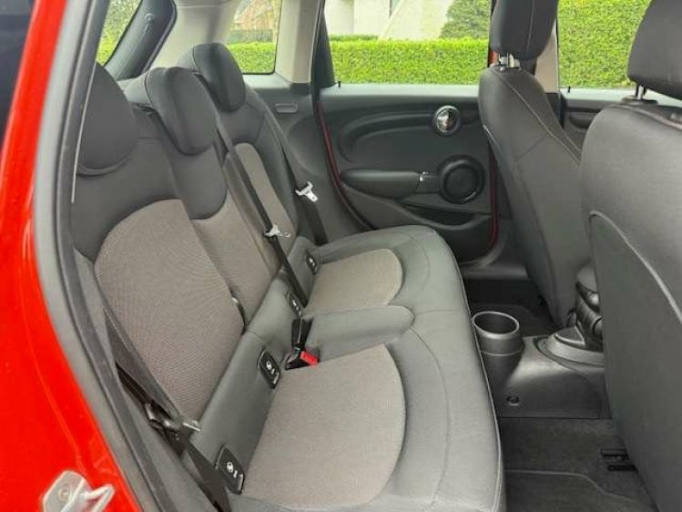 MINI Cooper 1.5/5 DEURS/ZWART DAK/PDC/ALU**VERKOCHT*** Geert De Bock