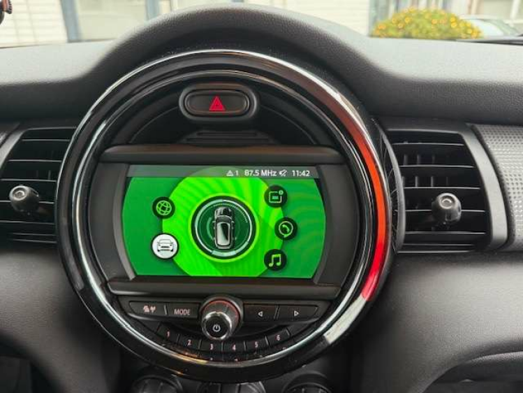 MINI Cooper 1.5/5 DEURS/ZWART DAK/PDC/ALU**VERKOCHT*** Geert De Bock