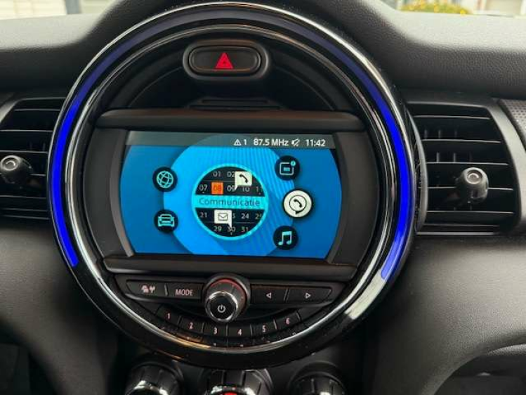 MINI Cooper 1.5/5 DEURS/ZWART DAK/PDC/ALU**VERKOCHT*** Geert De Bock