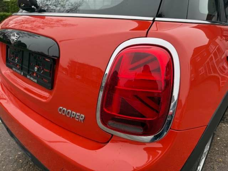 MINI Cooper 1.5/5 DEURS/ZWART DAK/PDC/ALU**VERKOCHT*** Geert De Bock