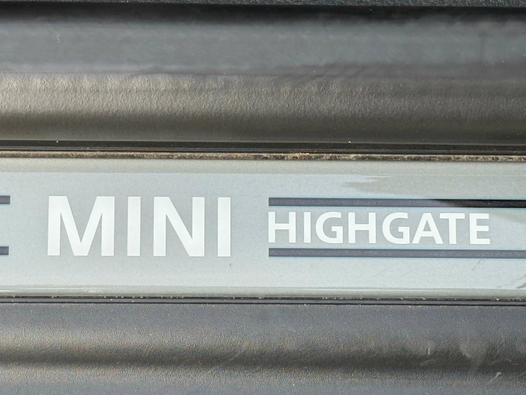 MINI Cooper D Cabrio Cabriolet 1.6 D/HIGHGATE/LEDER//17