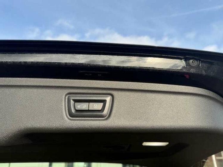 BMW 320 Tour/320iAS MSPORT/HEADUP/PANO/19