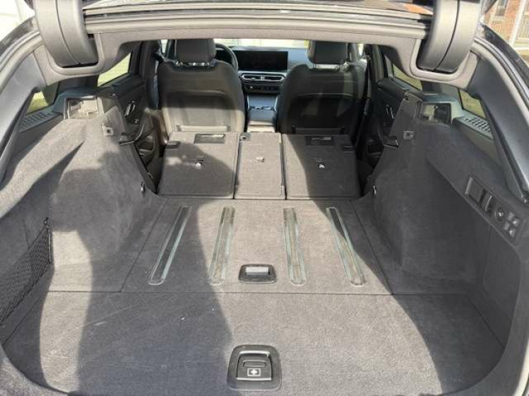 BMW 320 Tour/320iAS MSPORT/HEADUP/PANO/19