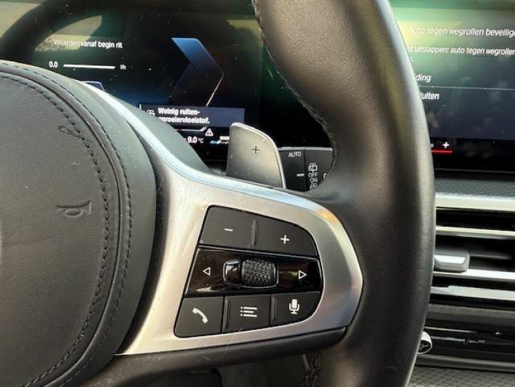 BMW 320 Tour/320iAS MSPORT/HEADUP/PANO/19