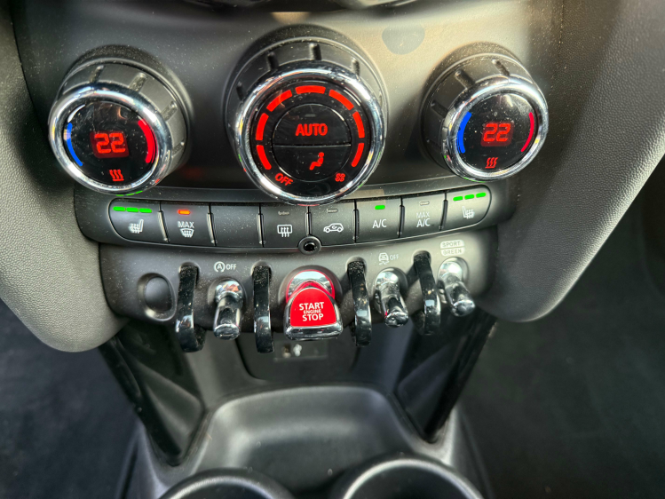 MINI Cooper AUT/5DEURS/BLACKLINE/PANO/LEDER/CAMERA Geert De Bock