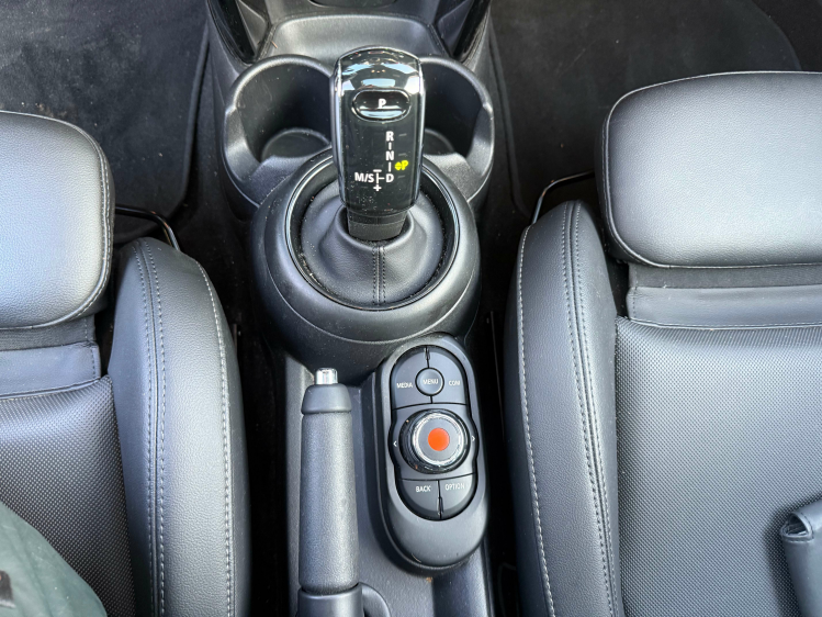 MINI Cooper AUT/5DEURS/BLACKLINE/PANO/LEDER/CAMERA Geert De Bock