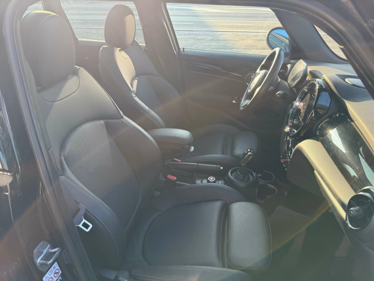 MINI Cooper AUT/5DEURS/BLACKLINE/PANO/LEDER/CAMERA Geert De Bock