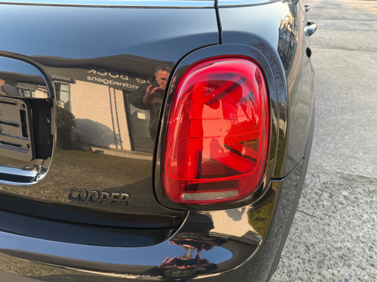 MINI Cooper AUT/5DEURS/BLACKLINE/PANO/LEDER/CAMERA Geert De Bock