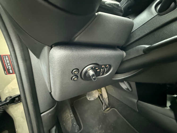 MINI One AUT./NAV/VERW.SPORTZETELS/ALU BLACK/PDC*VERKOCHT* Geert De Bock