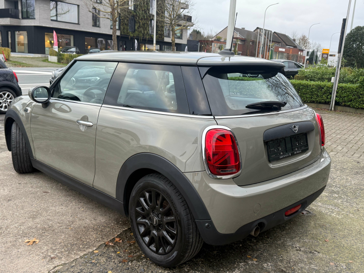 MINI One AUT./NAV/VERW.SPORTZETELS/ALU BLACK/PDC*VERKOCHT* Geert De Bock