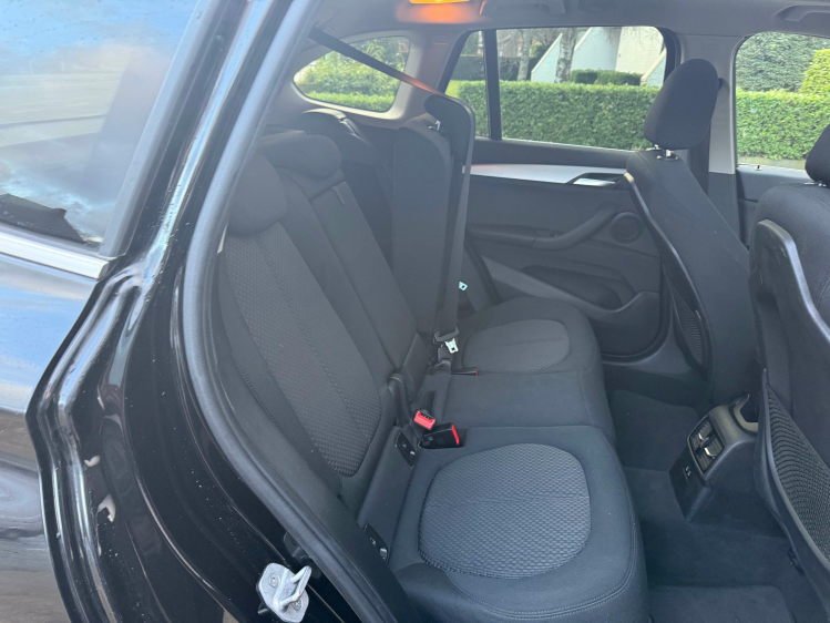 BMW X1 SPORT/AUT/NAVI/PANO DAK/BLACK LINE Geert De Bock