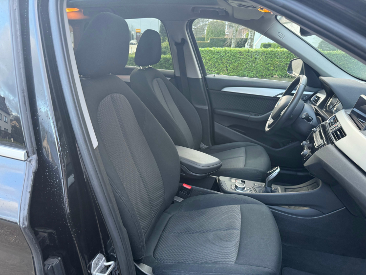 BMW X1 SPORT/AUT/NAVI/PANO DAK/BLACK LINE Geert De Bock