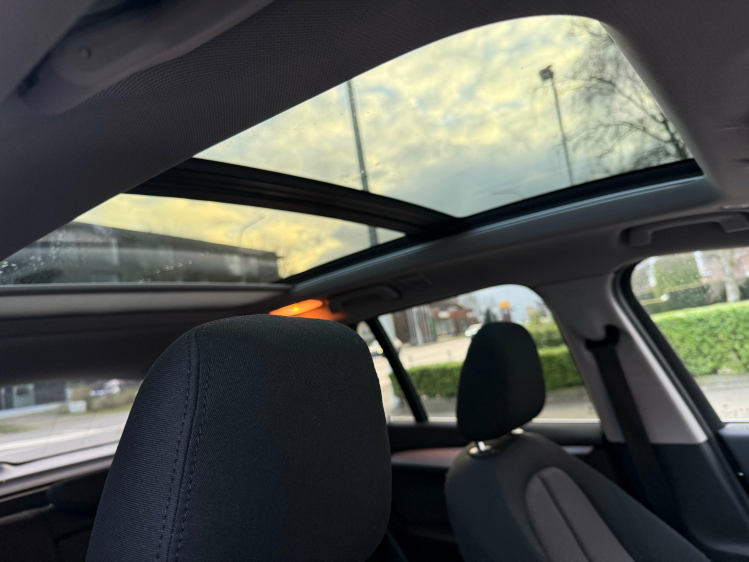 BMW X1 SPORT/AUT/NAVI/PANO DAK/BLACK LINE Geert De Bock