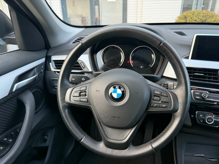 BMW X1 SPORT/AUT/NAVI/PANO DAK/BLACK LINE Geert De Bock