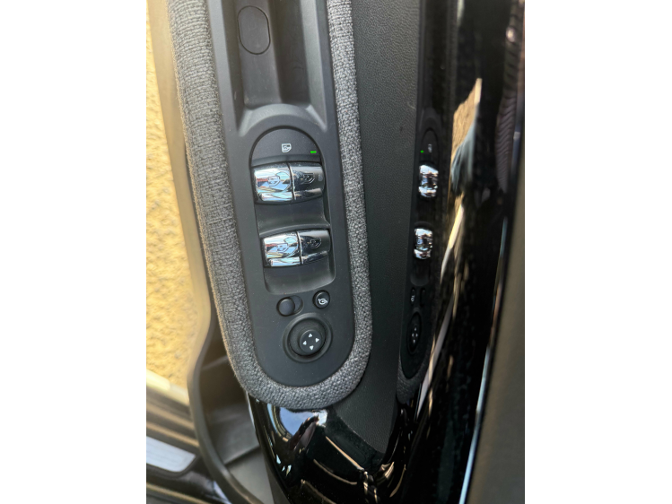 MINI Cooper Countryman AUT/NAVI/CAMERA/APPLE C/SPORTZET/ALU BLACK Geert De Bock