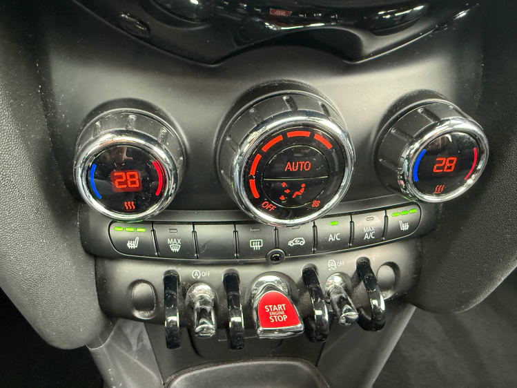 MINI Cooper 5 DEURS/AUT/SPORT/NAVI/PANO DAK/PDC Geert De Bock