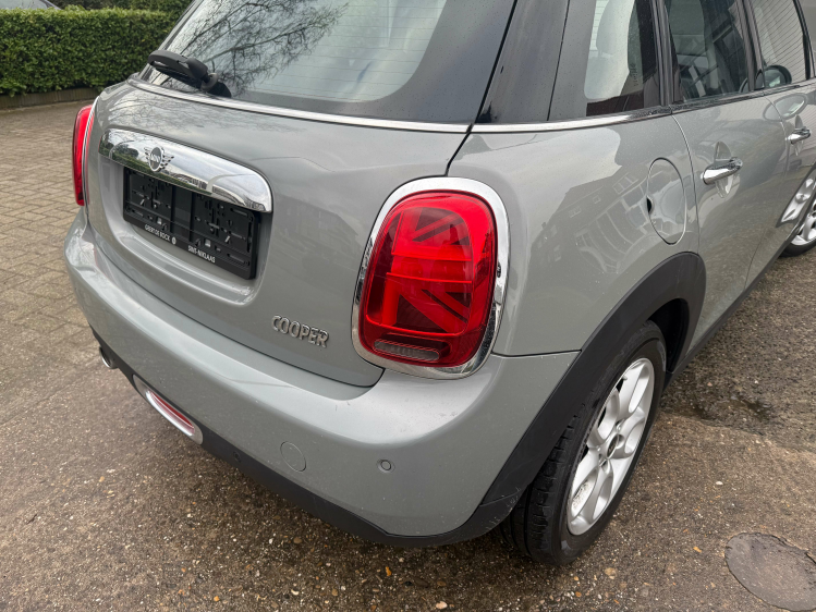 MINI Cooper 5 DEURS/AUT/SPORT/NAVI/PANO DAK/PDC Geert De Bock