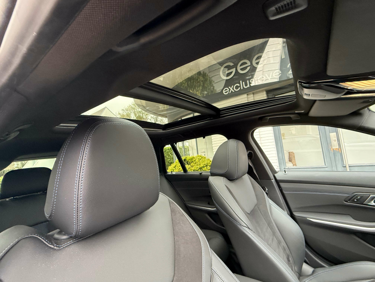 BMW 320 Tour/320iAS MSPORT/HEADUP/PANO/ Geert De Bock