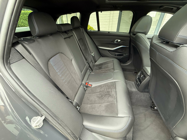 BMW 320 Tour/320iAS MSPORT/HEADUP/PANO/ Geert De Bock