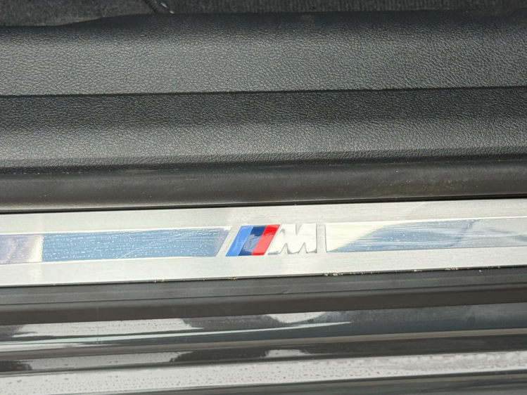 BMW 320 Tour/320iAS MSPORT/HEADUP/PANO/ Geert De Bock