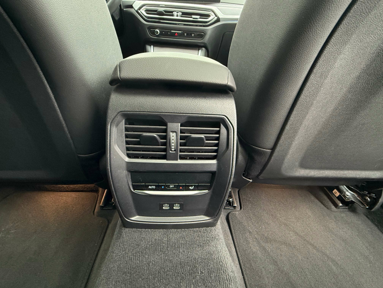 BMW 320 Tour/320iAS MSPORT/HEADUP/PANO/ Geert De Bock