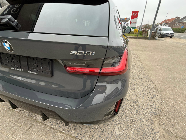 BMW 320 Tour/320iAS MSPORT/HEADUP/PANO/ Geert De Bock