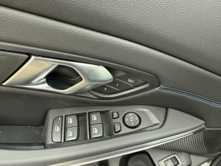 BMW 320 Tour/320iAS MSPORT/HEADUP/PANO/ Geert De Bock