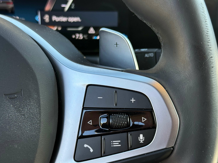 BMW 320 Tour/320iAS MSPORT/HEADUP/PANO/19